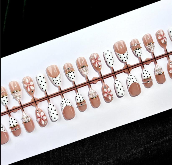 White French-Style Lace Polka Dot 3D Gold-Plated Wearable Nails with 3D Flowers White French-Style Lace Polka Dot 3D Gold-Plated Wearable Nails with 3D Flowers
