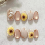 Autumn Winter Sunflower Cat Eye Wearable Nails Gentle Blush Gilt Pearl