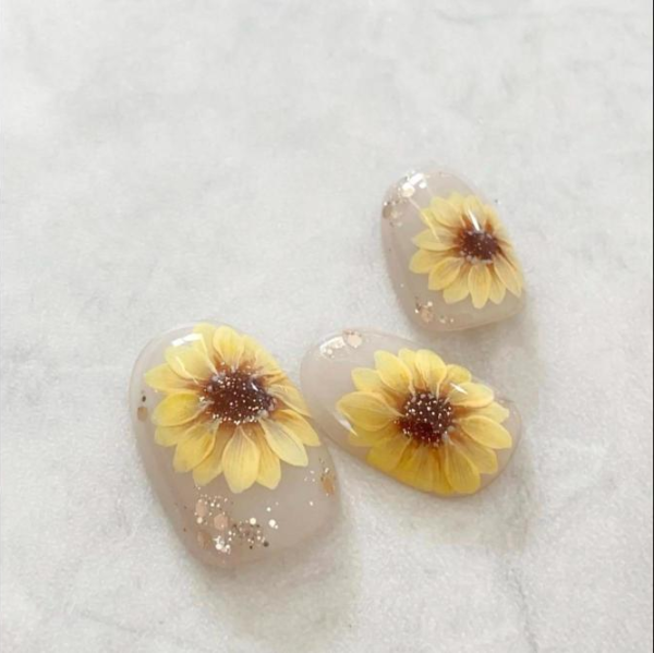 Autumn Winter Sunflower Cat Eye Wearable Nails Gentle Blush Gilt Pearl