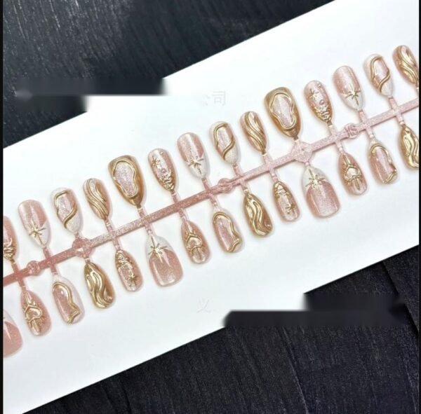Gilded Sparkling Three-Dimensional Short Almond Wearable Nails - French White Gold Cat Eye Press-On Nails
