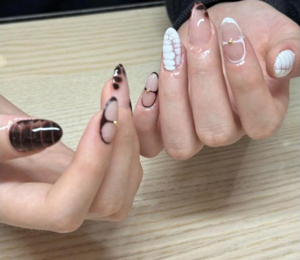 Early Autumn Retro Snake Pattern Wearable Nails - Amber Leopard Print Manicure Patch
