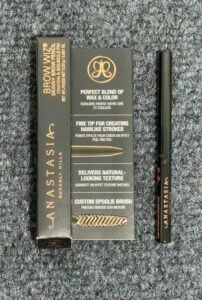 Anastasia Beverly Hills Brow Wiz Mini 0,03 g - Brun doux
