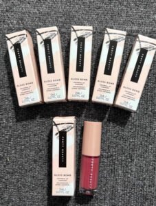 Fenty Beauty Gloss Bomb Illuminateur universel pour les lèvres - RiRi Mini 2 mL