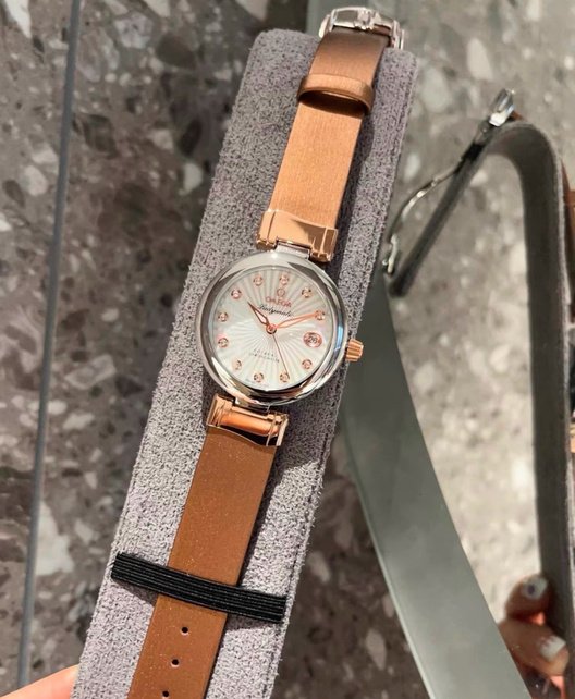Brown Strap Round Dress Watch